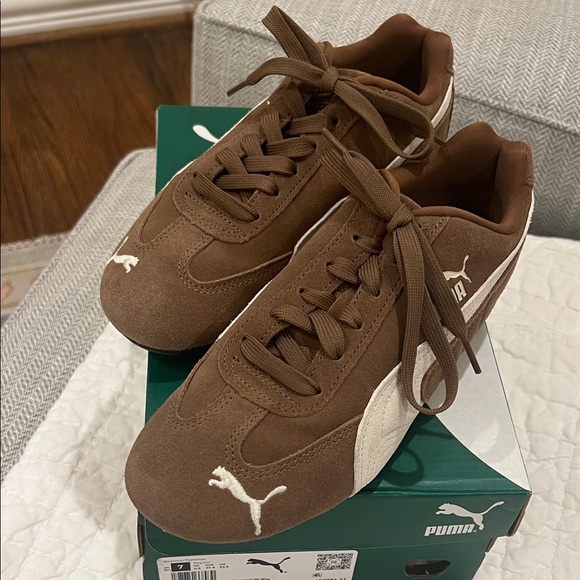 NIB Puma Suede Sneakers - Picture 1 of 6